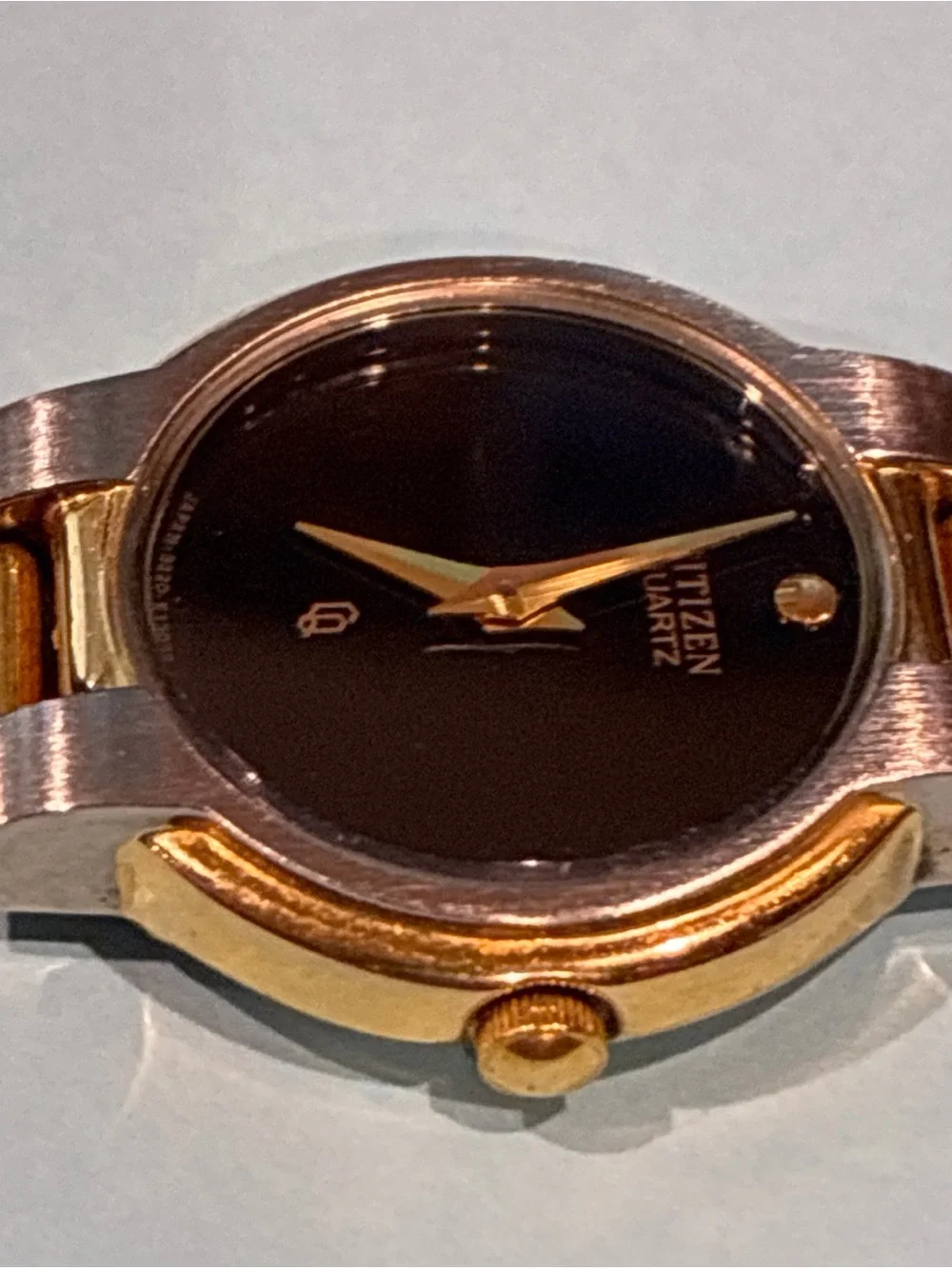Vintage Citizen Womens 3220-K03755 Quartz Watch 2 Tone Bracelet Band Black Dial
